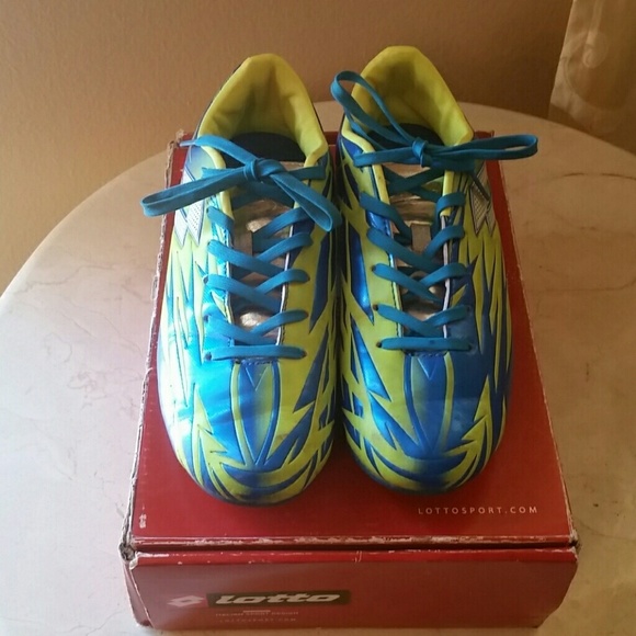 LOTTO SOCCER GEAR/SHOE. - Picture 1 of 2